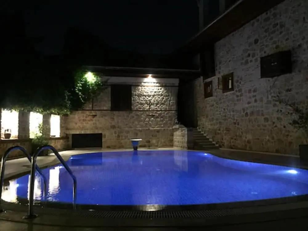 White Garden Hotel 0*