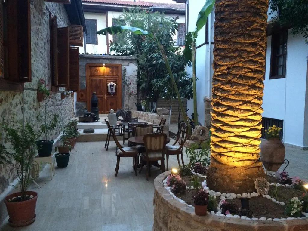 White Garden Hotel 0*