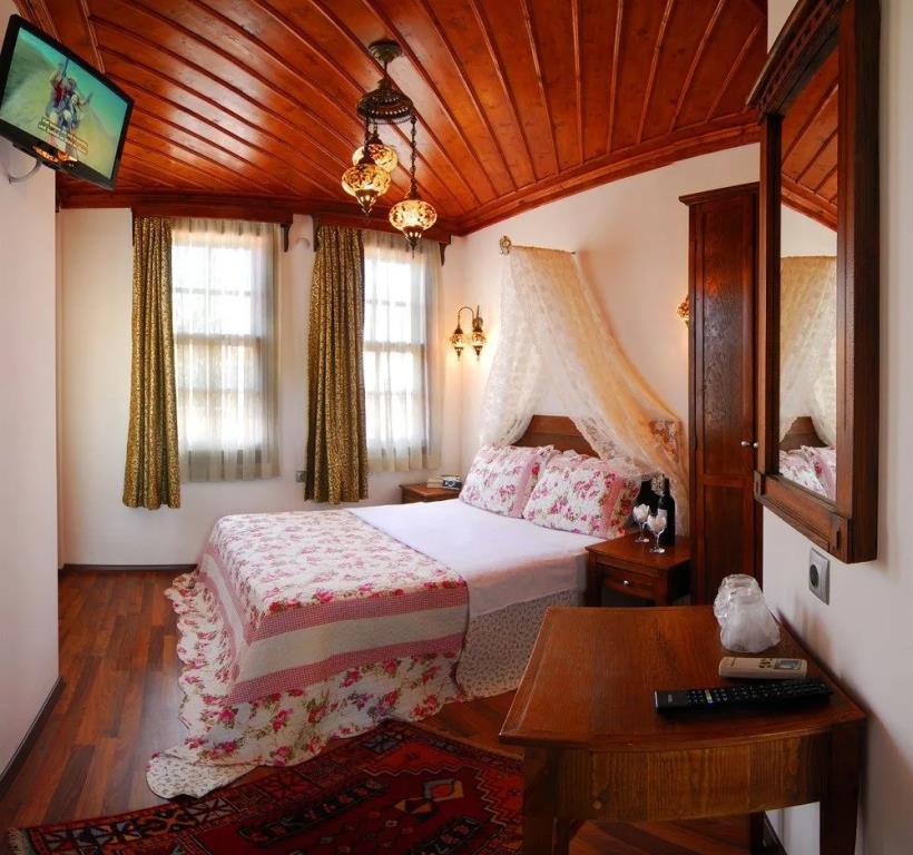 White Garden Hotel 0*