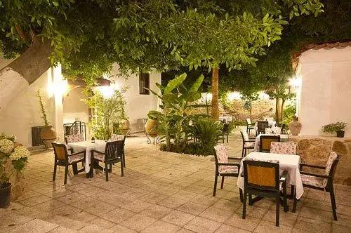 White Garden Hotel 0*
