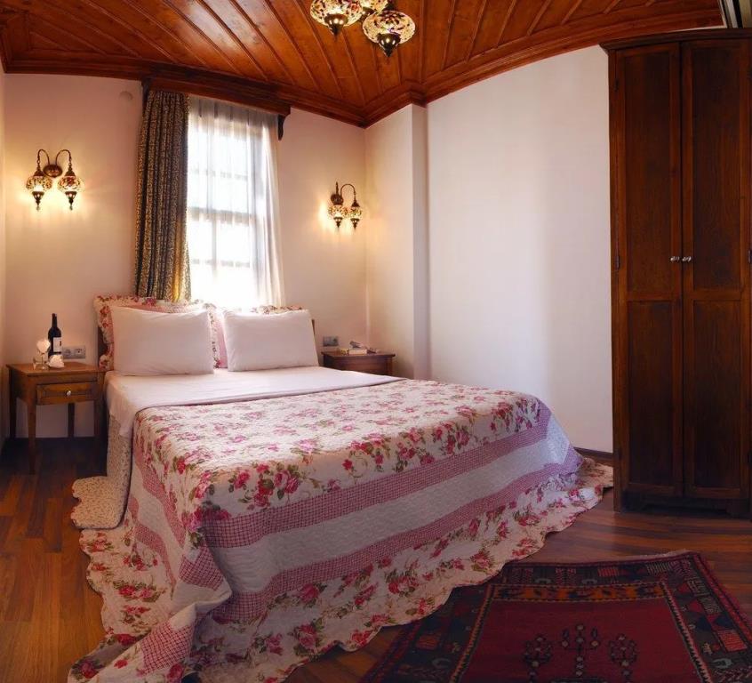 White Garden Hotel 0*