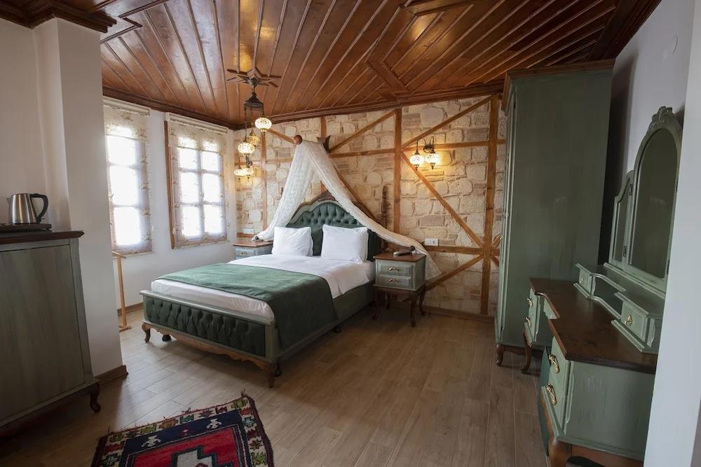 White Garden Hotel 0*