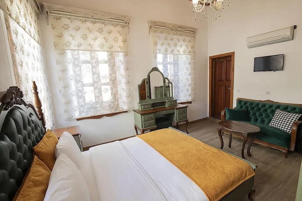 White Garden Hotel 0*