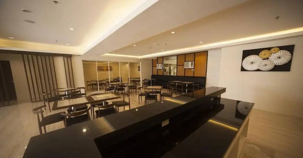 NS Royal Hotel 2*
