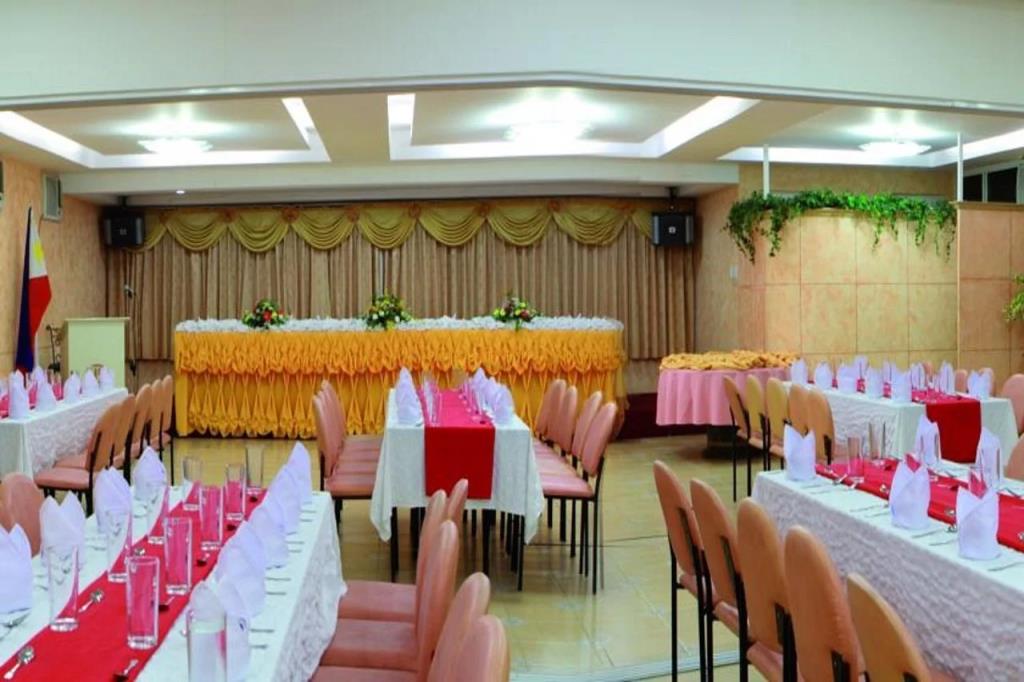 NS Royal Hotel 2*