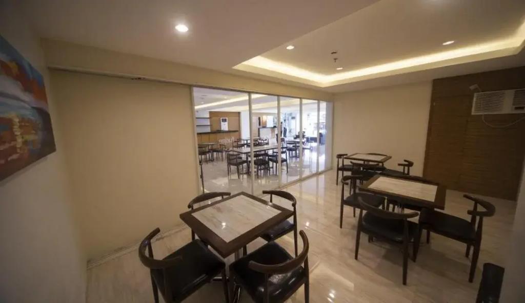 NS Royal Hotel 2*