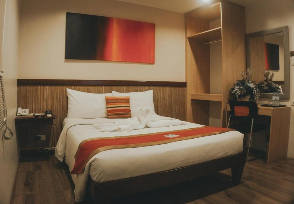 NS Royal Hotel 2*