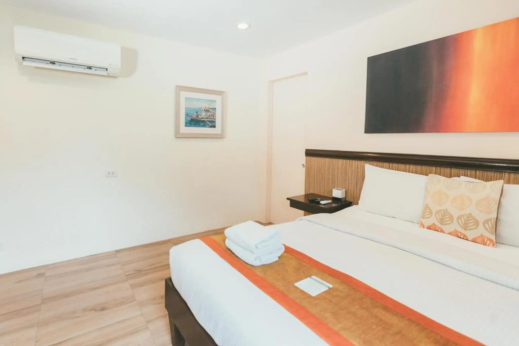NS Royal Hotel 2*