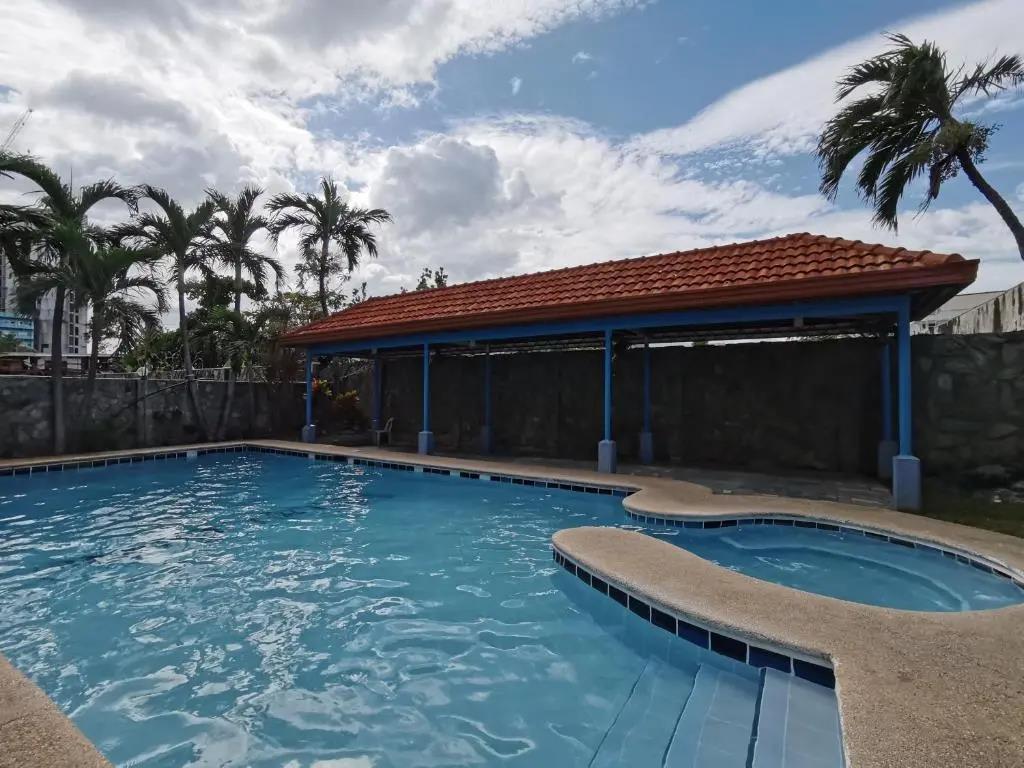 Metro Park Hotel Cebu City 2*