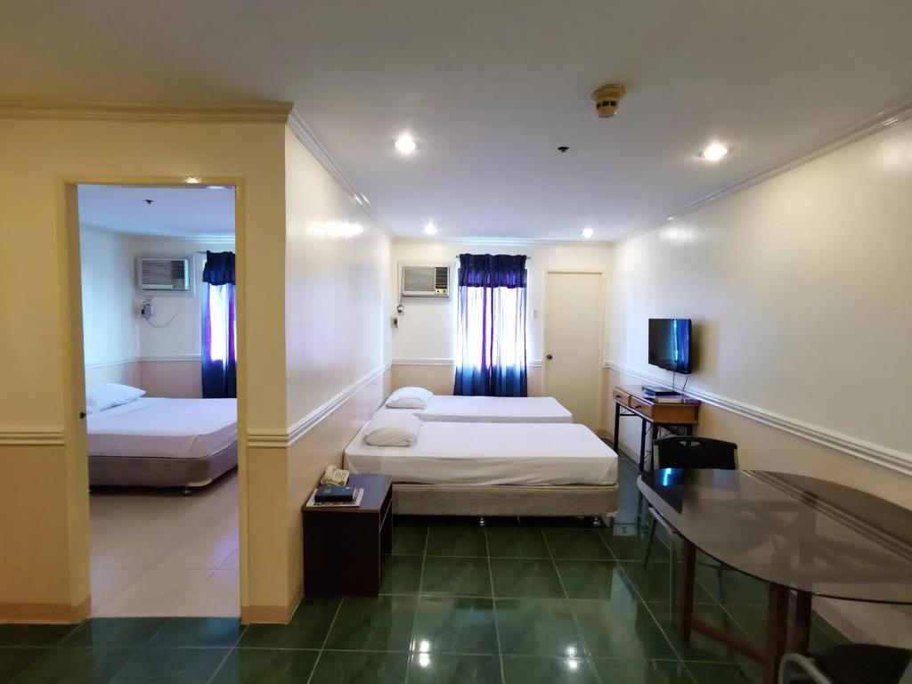 Metro Park Hotel Cebu City 2*