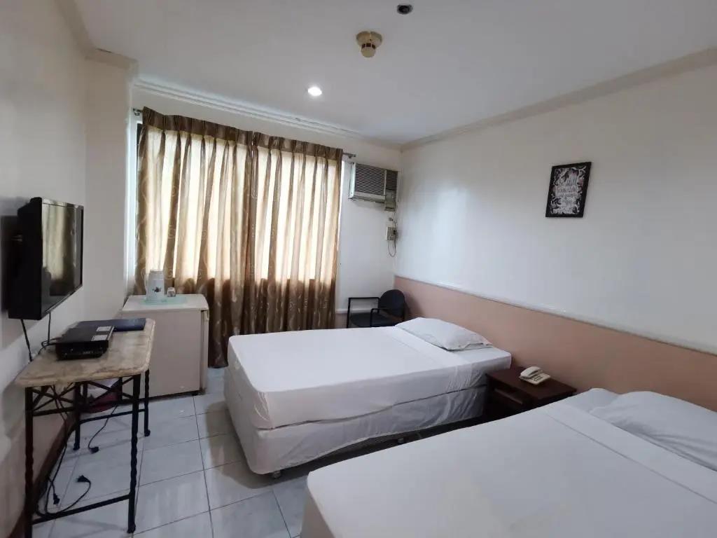 Metro Park Hotel Cebu City 2*