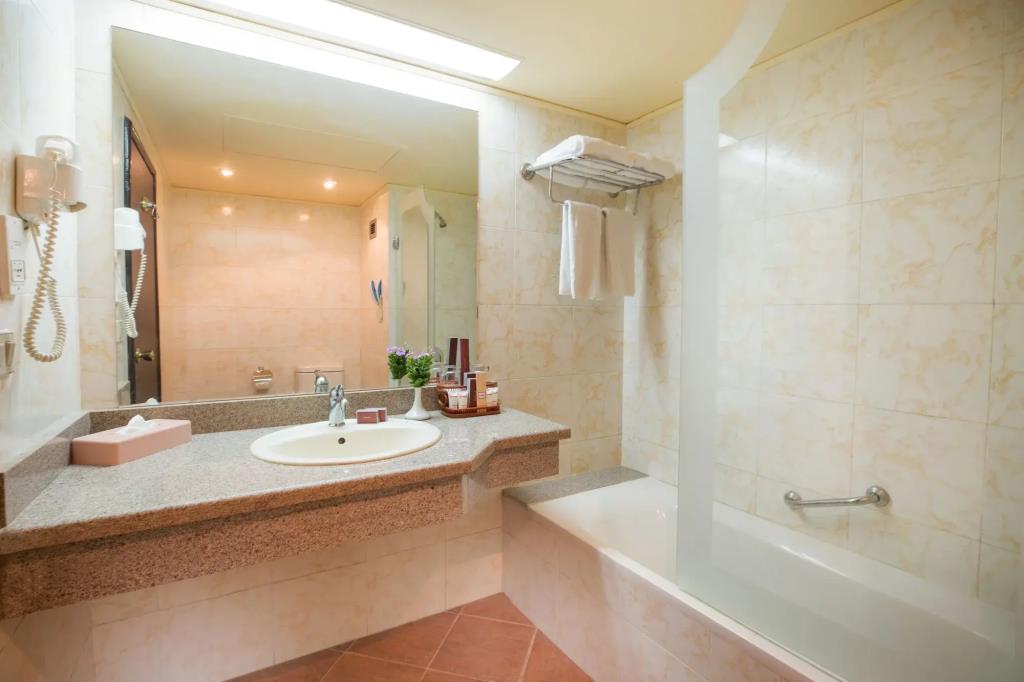 Pyramisa Island Hotel Aswan 5*