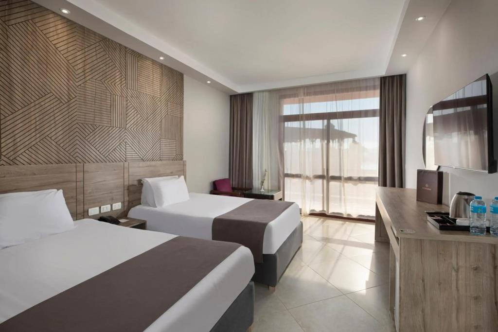 Pyramisa Island Hotel Aswan 5*