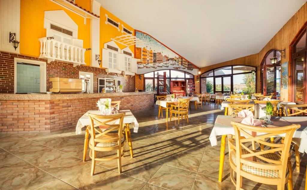 Pyramisa Island Hotel Aswan 5*