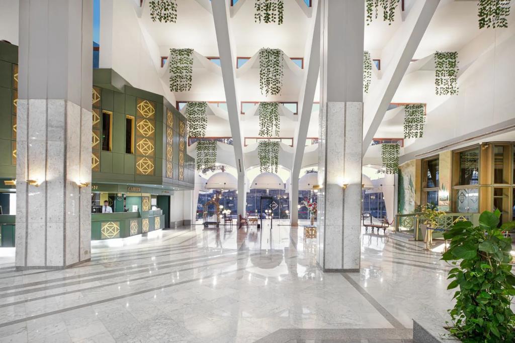 Pyramisa Island Hotel Aswan 5*