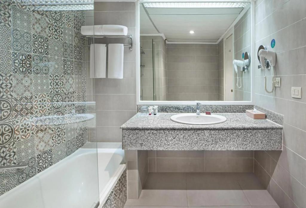 Pyramisa Island Hotel Aswan 5*