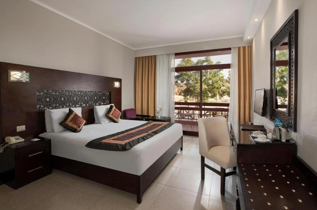 Pyramisa Island Hotel Aswan 5*