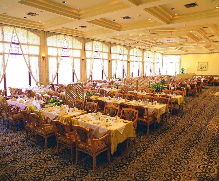 Pyramisa Island Hotel Aswan 5*