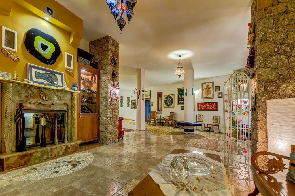 Villa Asina 0*