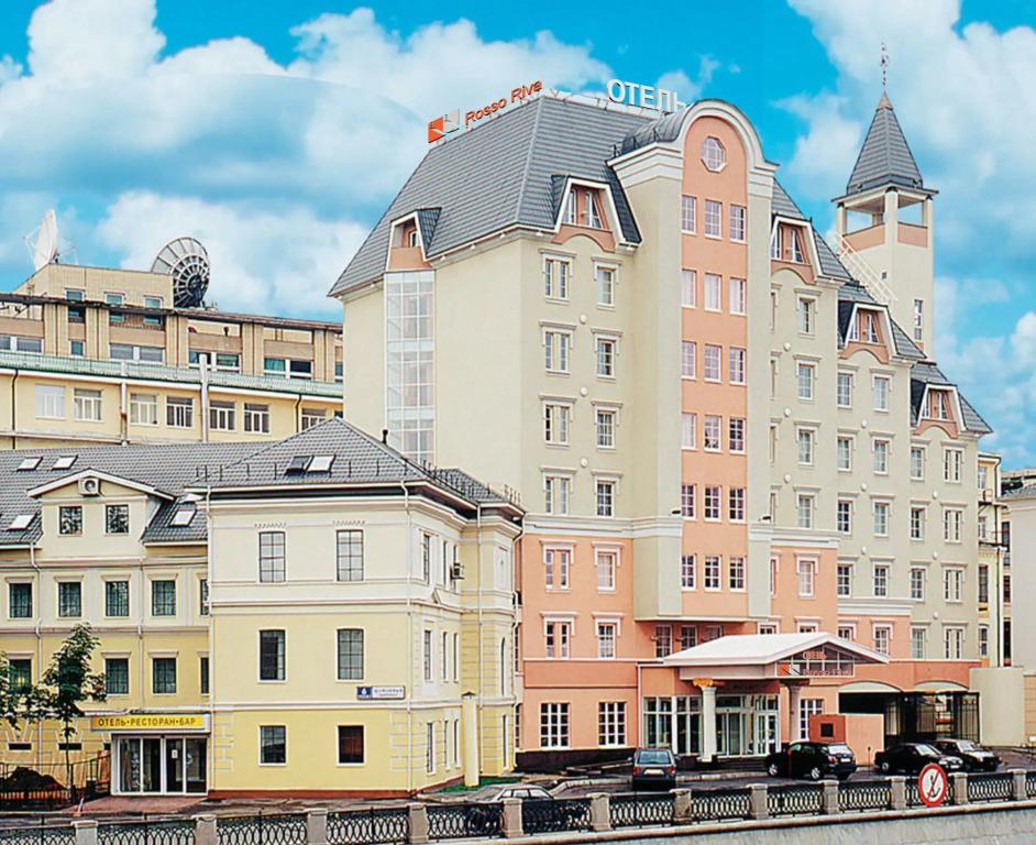 Rosso Riva Hotel 4*