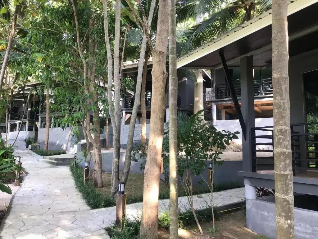 Rin Beach Resort 3*