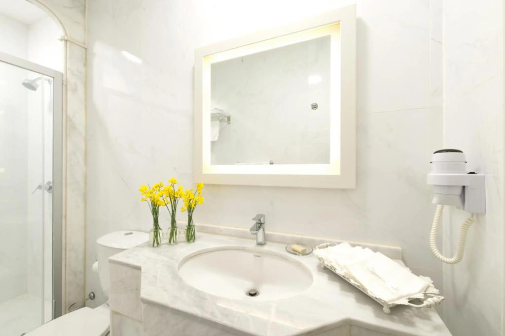 Kostem Hotel 0*