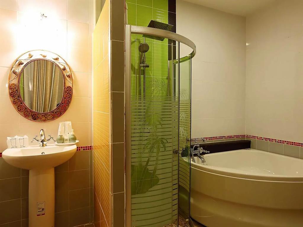 At Chiang Mai Hotel 3*