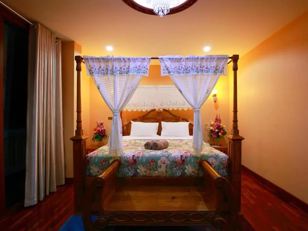 At Chiang Mai Hotel 3*