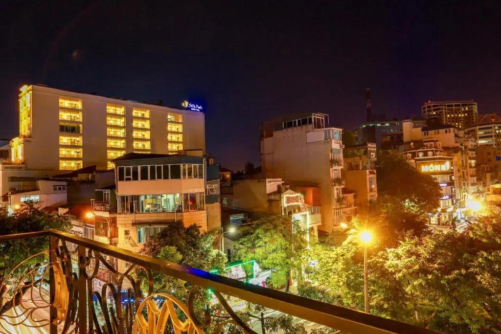 Wild Lotus Hotel & Travel 2 2*
