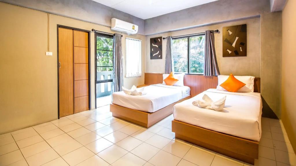 B2 Santitham (Wat Jed Yod) Boutique & Budget Hotel 3*