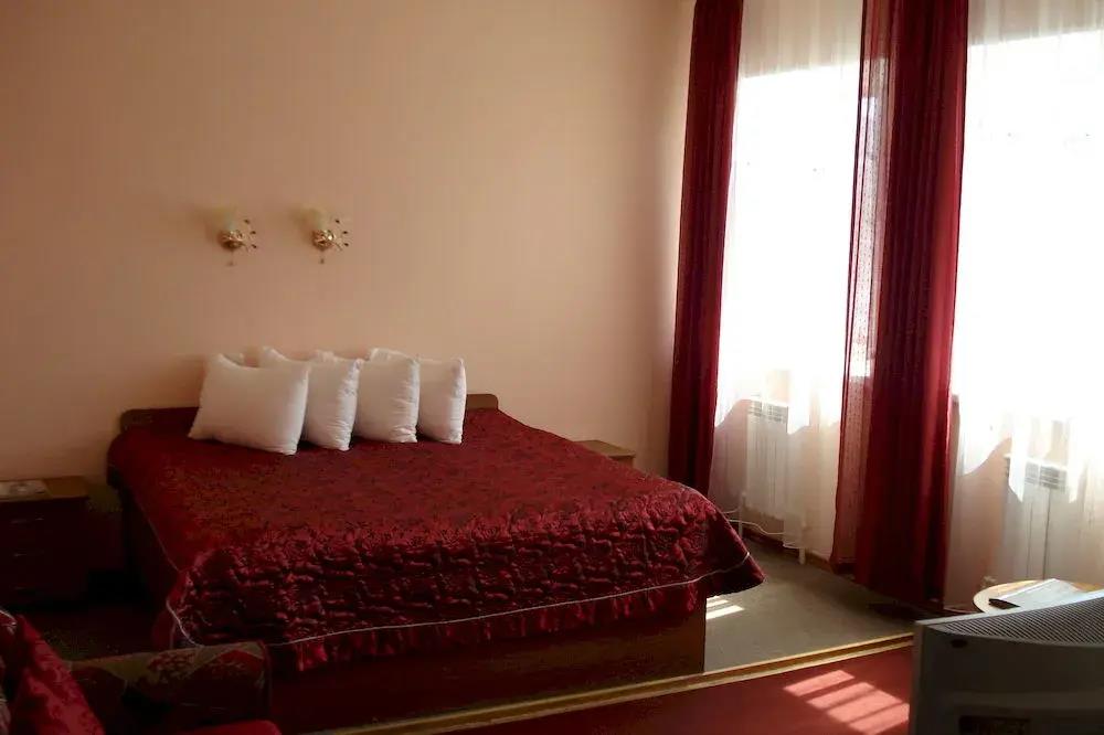 Yahont Hotel 3*