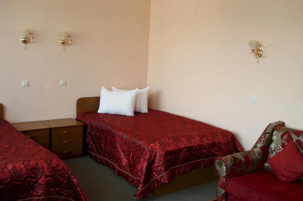 Yahont Hotel 3*