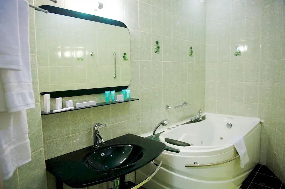 Yahont Hotel 3*