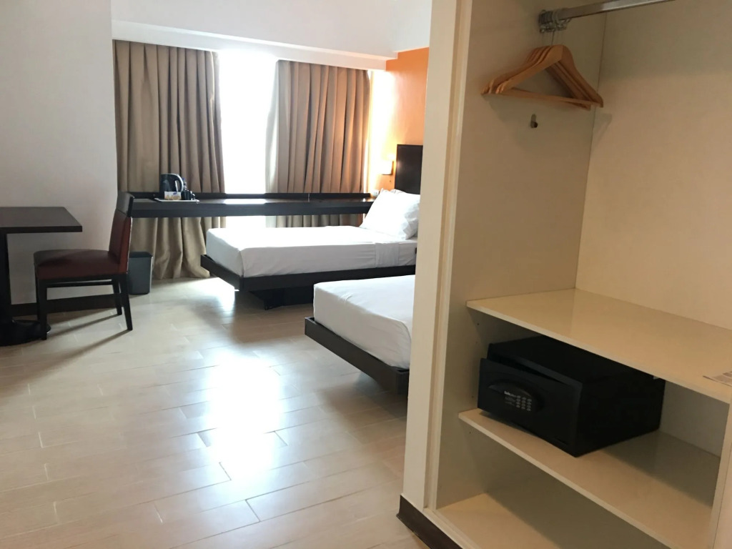 Holiday Inn Express Manila Newport City by IHG 3*