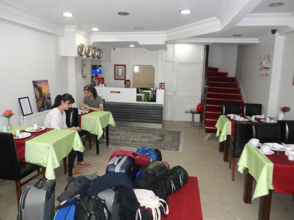 Sah Hotel 0*