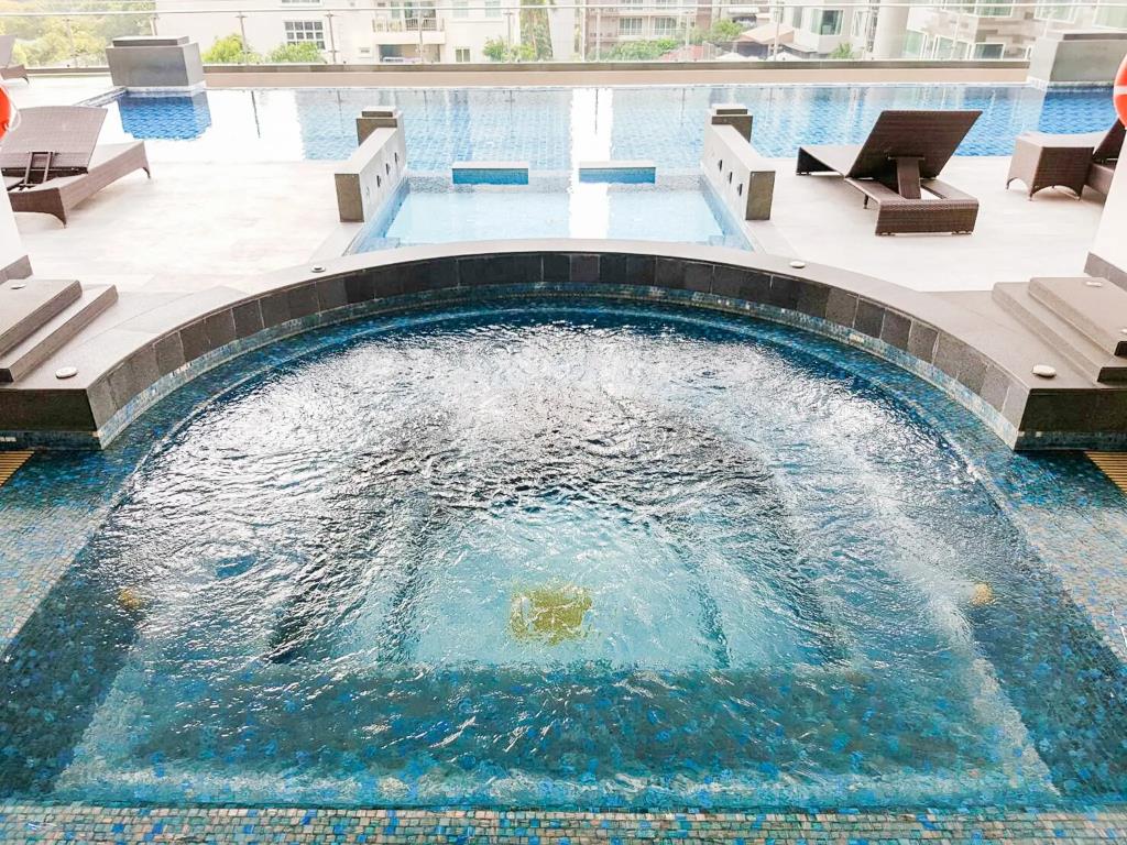 GM Serviced Apartment Hotel 4*