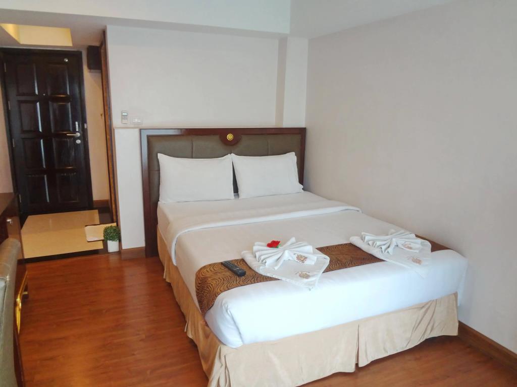 Maleez Lodge Hotel and Restaurant 3*