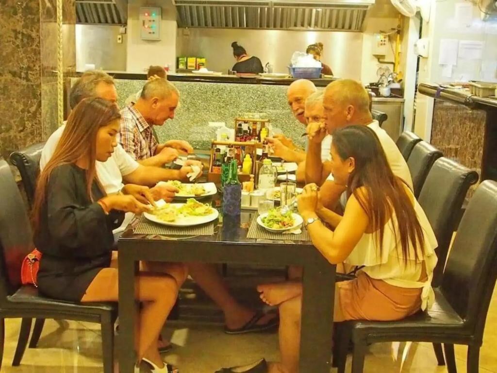 Maleez Lodge Hotel and Restaurant 3*