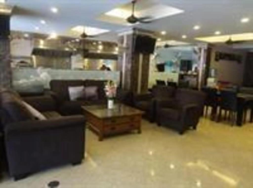 Maleez Lodge Hotel and Restaurant 3*