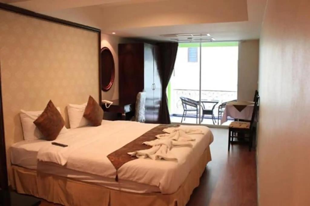 Maleez Lodge Hotel and Restaurant 3*