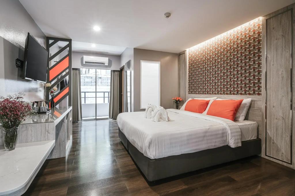 Season Place Hotel 3*