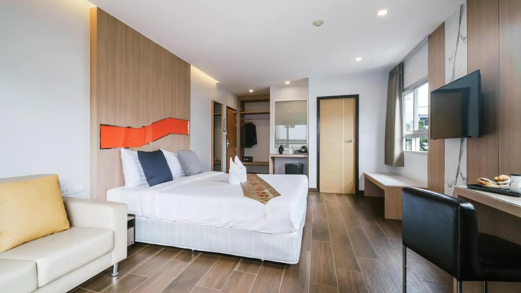 Season Place Hotel 3*