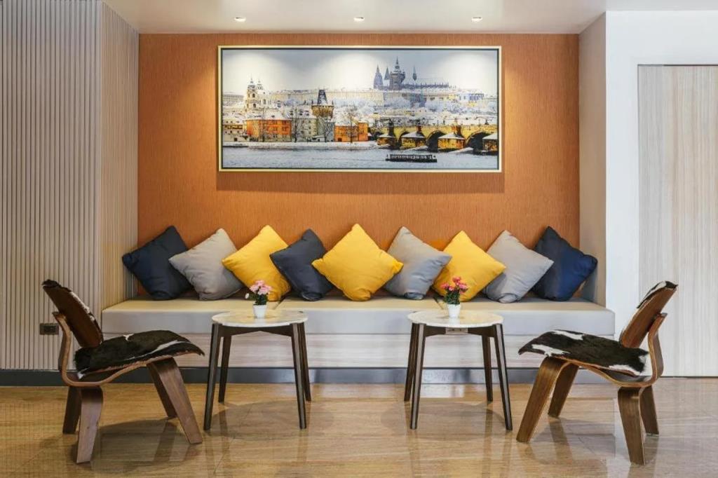 Season Place Hotel 3*