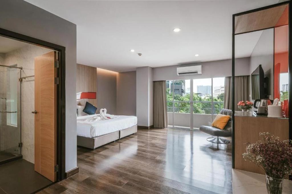 Season Place Hotel 3*