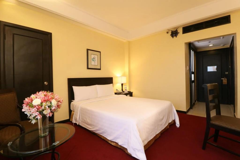 Bayview Park Hotel Manila 3*