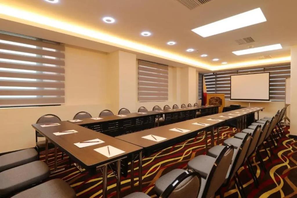 Bayview Park Hotel Manila 3*