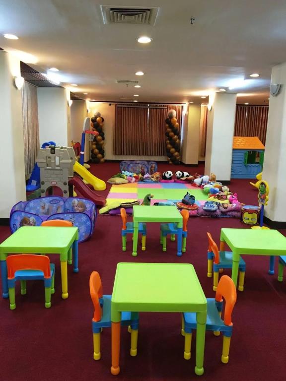 Bayview Park Hotel Manila 3*