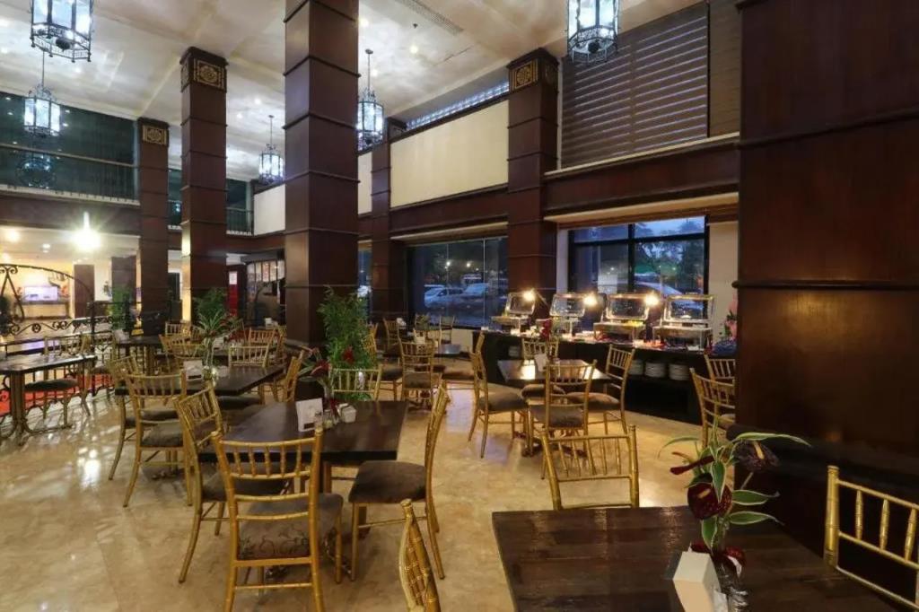 Bayview Park Hotel Manila 3*