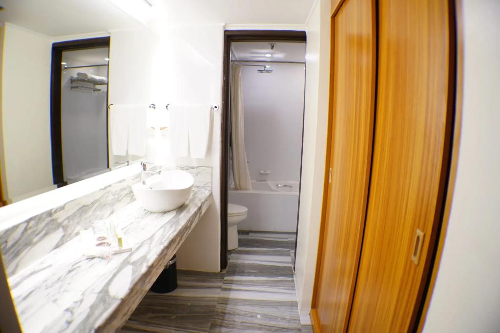 Bayview Park Hotel Manila 3*
