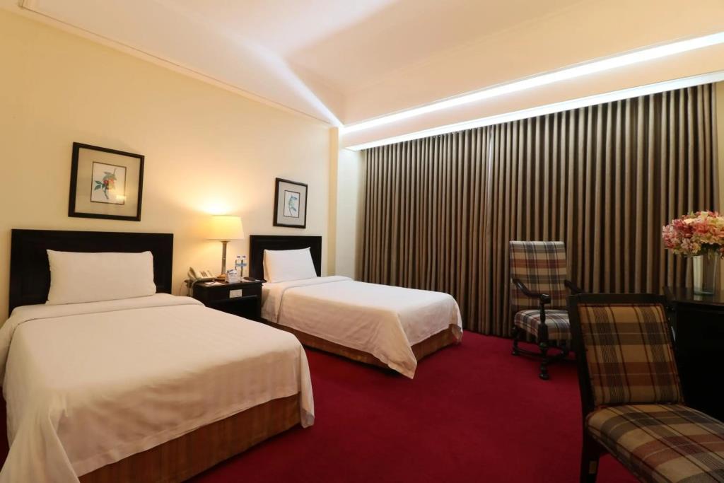 Bayview Park Hotel Manila 3*